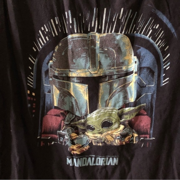 Star Wars: The Mandalorian white short sleeve graphic tee in size M - Picture 3 of 6